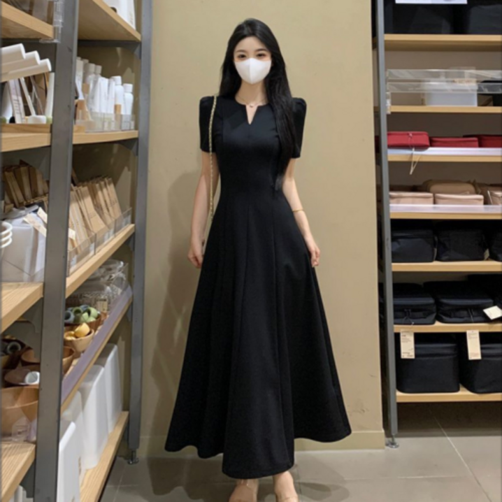 네디아 브이넥 미디 원피스 반팔 블랙