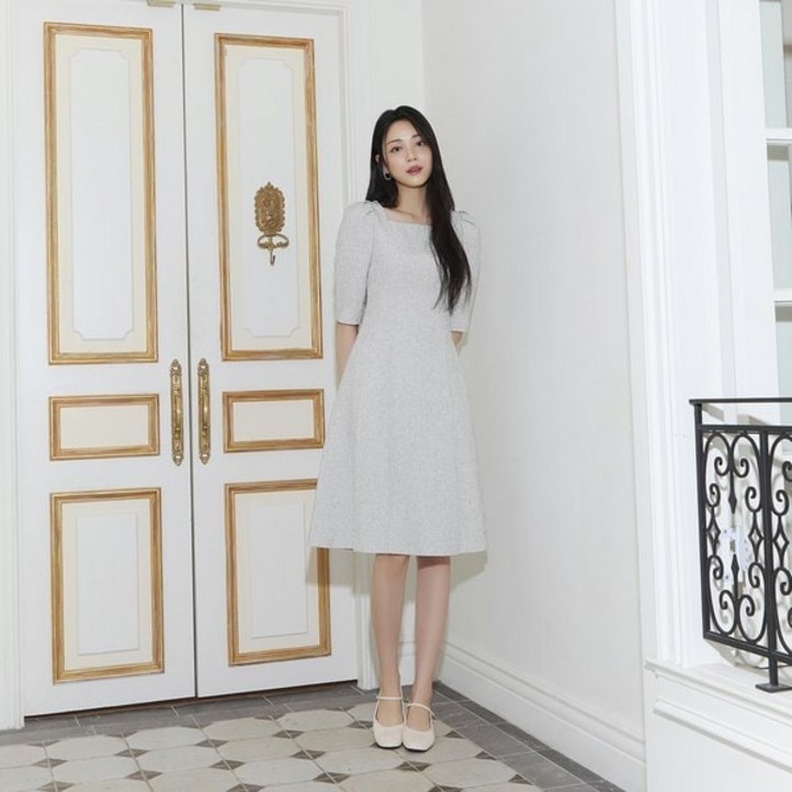 잇미샤 24 FW 잇미샤 스퀘어넥 플레어 원피스 ITO8ZOP750 잇미샤 24 FW 잇미샤 스퀘어넥 플레어 원피스 ITO8ZOP750